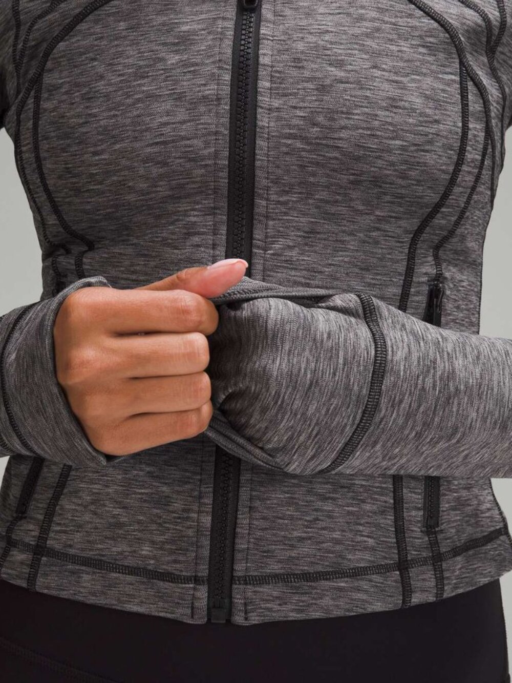 FLAWLESS  LULULEMON DEFINE GRAY AND BLACK CROPPED JACKET SIZE 6 - Picture 5 of 10